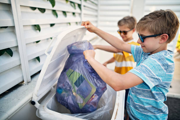 Best Construction Debris Removal  in Oswego, IL